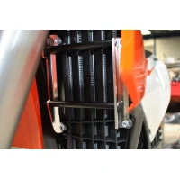AXP РАДІАТОР BRACES ЧОРНИЙ SPACERS KTM/HUSQVARNA 125-500 18-