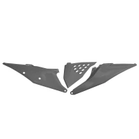 UFO КАРТИ ЗАД KTM SX/SXF(SX-F) 125/150/250/350/450 '19-'22, EXC 125 '20-'21, EXC/EXCF(EXC-F) 150/250/300/350/450/500 '20-2023 Z ПОКРИТТЯ ФІЛЬТРА ПОВІТРЯ I OTWORAMI WENTYLACYJNYMI КОЛІР СІРИЙ