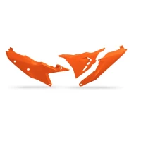 UFO 2024/01 КАРТИ ЗАД Z ПОКРИТТЯ ФІЛЬТРА KTM SX 125 / 250 / 300 '23-'24, EXC 150 / 250 / 300 '24, SX-F / EXC-F 250 / 350 / 450 / 500 '23-'24 КОЛІР КОЛІР ПОМАРАНЧ (СТОРОНА ЛІВА)