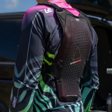 LEATT CHEST ПРОТЕКТОР 4.5 ГІБРИД L/XL 172-184CM ЧОРНИЙ