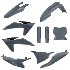 POLISPORT КОМПЛЕКТ ПЛАСТІКОВ (ПОВНИЙ KIT) KTM SX/SX-F/XC/XC-F '24-'25 W КОМПЛЕКТІ TABLICA ПЕРІД (8672000004) I КРИШКИ АМОТРТИЗАТОРІВ (8352500003) КОЛІР СІРИЙ (N-GRAY)