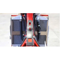 AXP РАДІАТОР BRACES ЧЕРВОНА SPACERS GAS-GAS EC250/EC300 18-20