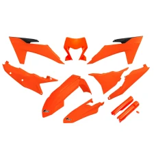 UFO 2024/11 КОМПЛЕКТ ПЛАСТІКОВ (ПОВНИЙ KIT) Z OSLONAMI ТЕЛЕСКОПІЧНИЙ (АМОРТИЗАТОРІВ) KTM EXC 150 / 250 / 300 TBI '24-'25, EXC-F 250 / 350 / 450 / 500 '24-'25 КОЛІР КОЛІР ПОМАРАНЧ FLUO