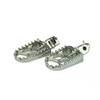 SCAR RACING ПІДНІЖКИ PEGI АЛЮМІНІЄВІ KTM SX/EXC '23- , HUSQVARNA '23-, GASGAS  '24-, SHERCO '08-'25, BETA RR '05-'19, HUSABERG '08-'14 КОЛІР ТИТАНОВИЙ (СРІБНИЙ)